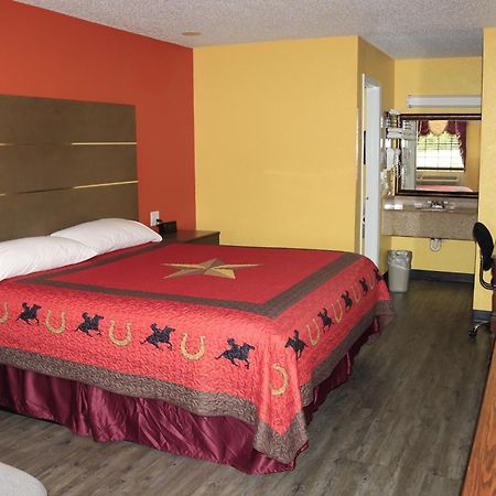 Chaparral Motel Hallettsville ภายนอก รูปภาพ
