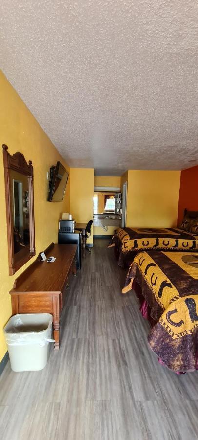 Chaparral Motel Hallettsville ภายนอก รูปภาพ