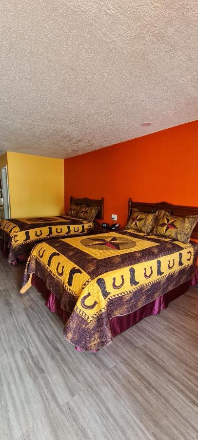 Chaparral Motel Hallettsville ภายนอก รูปภาพ