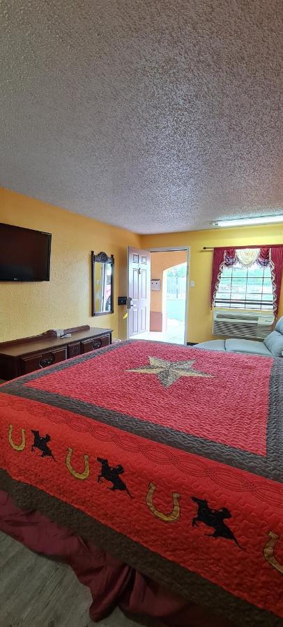 Chaparral Motel Hallettsville ภายนอก รูปภาพ