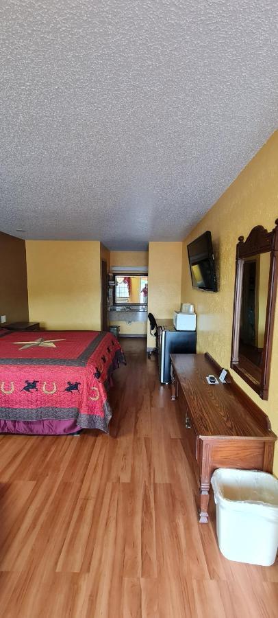 Chaparral Motel Hallettsville ภายนอก รูปภาพ