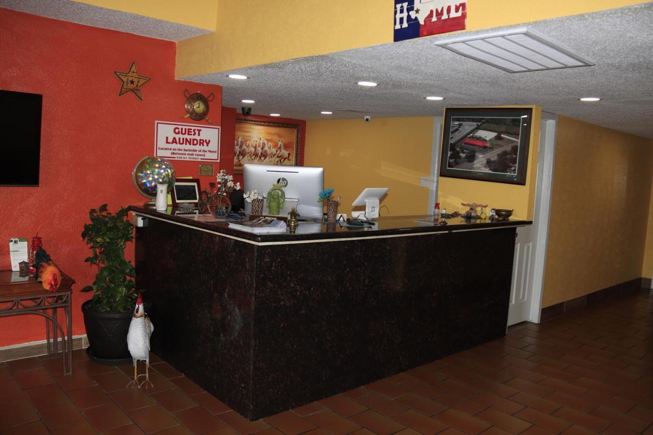 Chaparral Motel Hallettsville ภายนอก รูปภาพ
