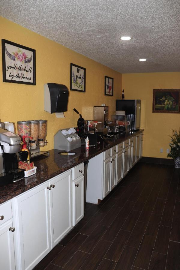 Chaparral Motel Hallettsville ภายนอก รูปภาพ