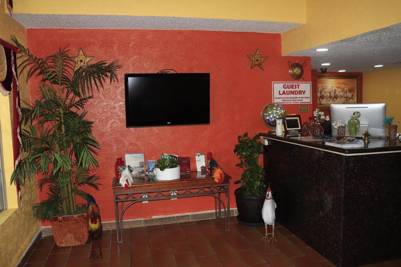 Chaparral Motel Hallettsville ภายนอก รูปภาพ