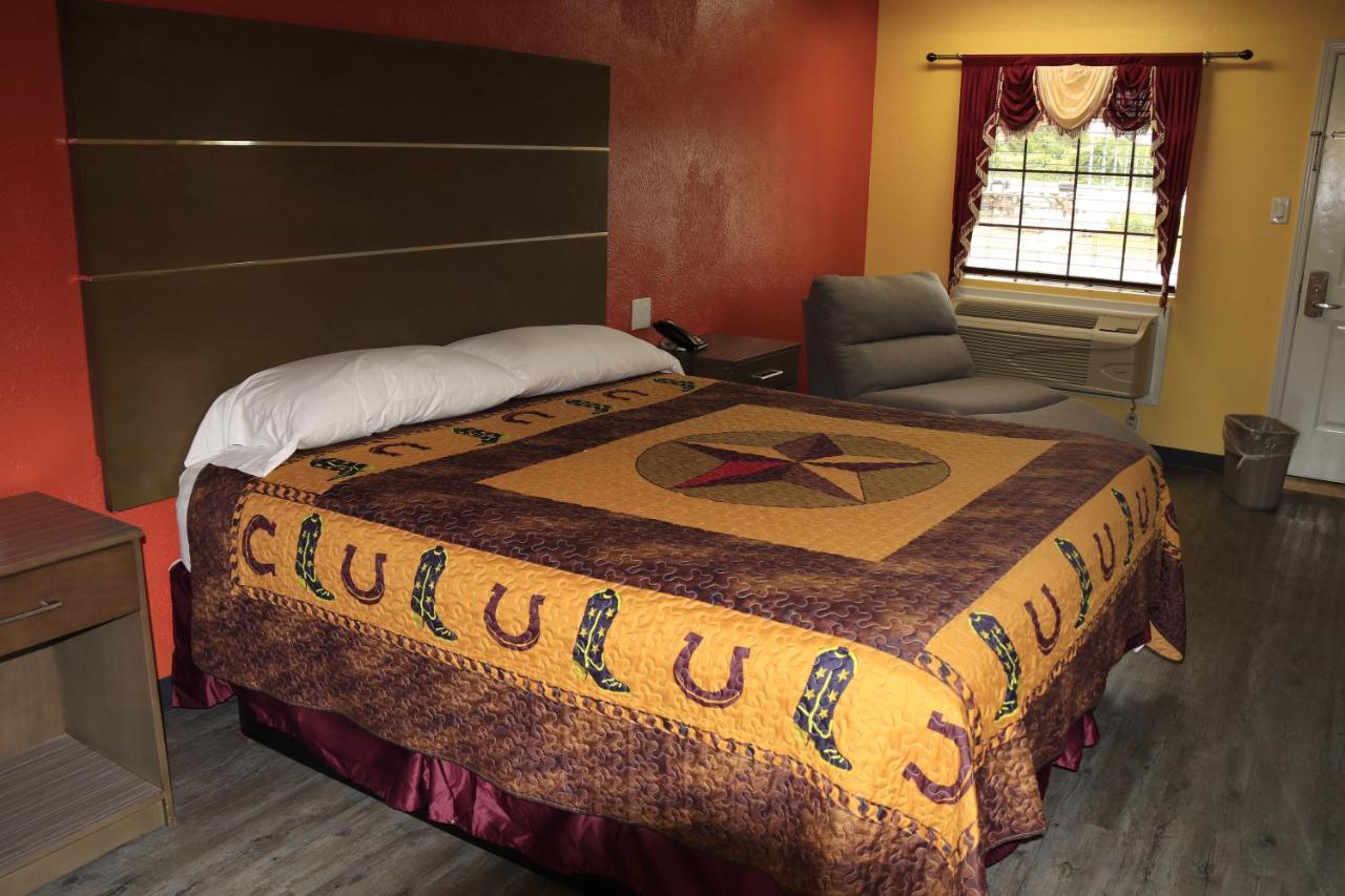Chaparral Motel Hallettsville ภายนอก รูปภาพ