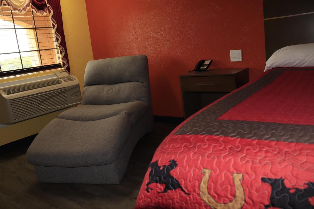 Chaparral Motel Hallettsville ภายนอก รูปภาพ