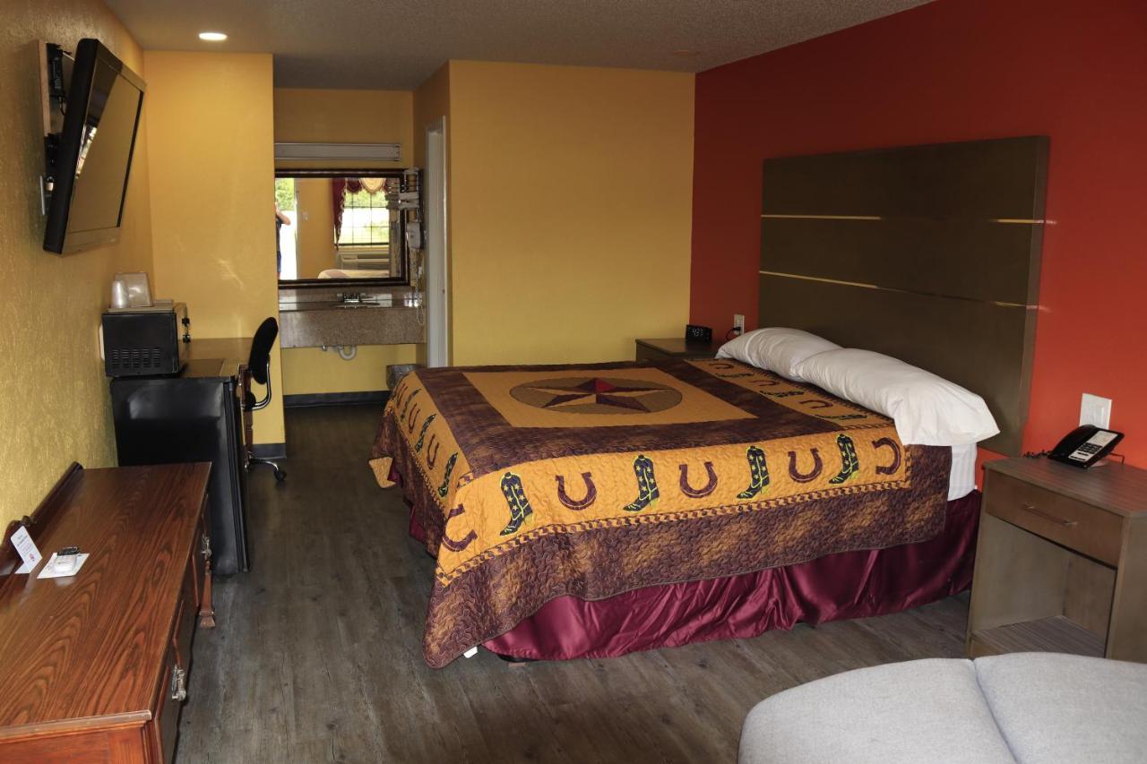 Chaparral Motel Hallettsville ภายนอก รูปภาพ